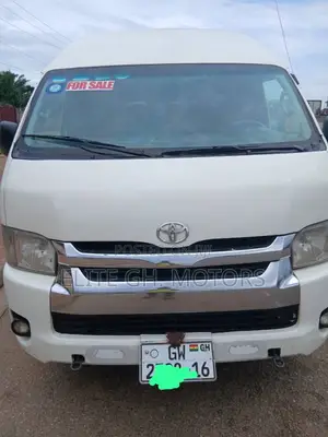 Toyota HiAce 2016 White