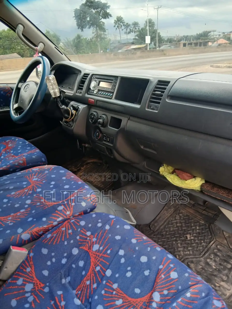 Toyota HiAce 2016 White