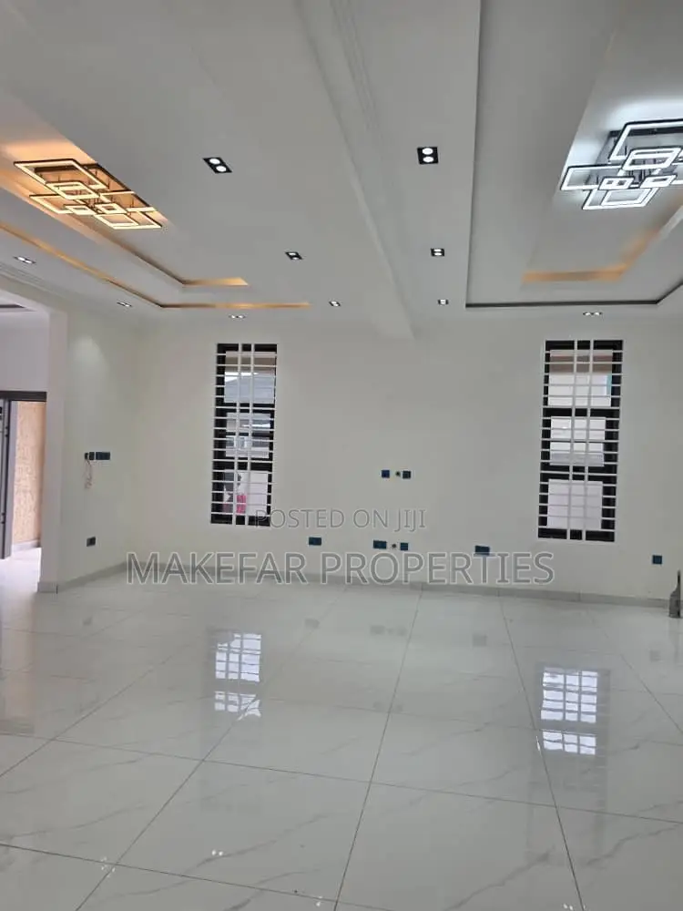 4bdrm House in Ashaley Botwe for sale