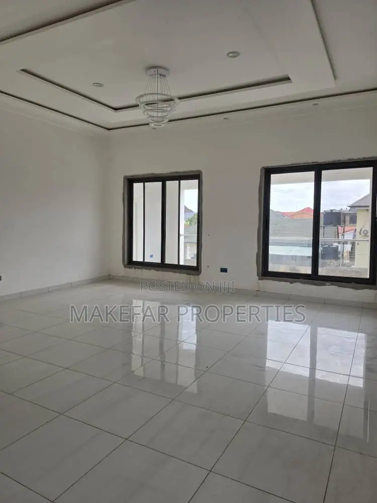4bdrm House in Ashaley Botwe for sale