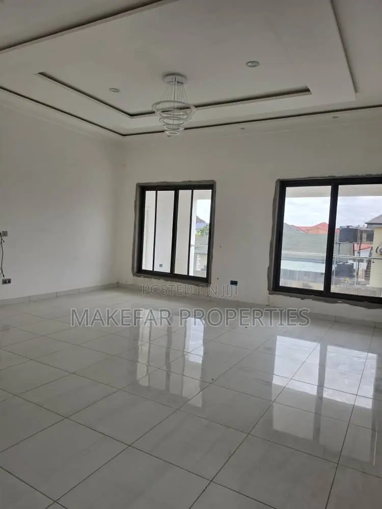 4bdrm House in Ashaley Botwe for sale