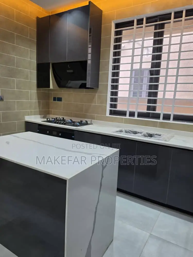 4bdrm House in Ashaley Botwe for sale