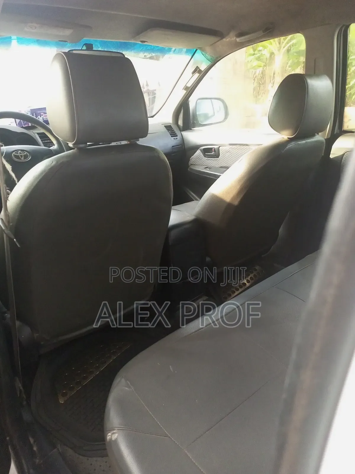 Toyota Hilux 2.5 D-4D 4X4 SRX 2009 White