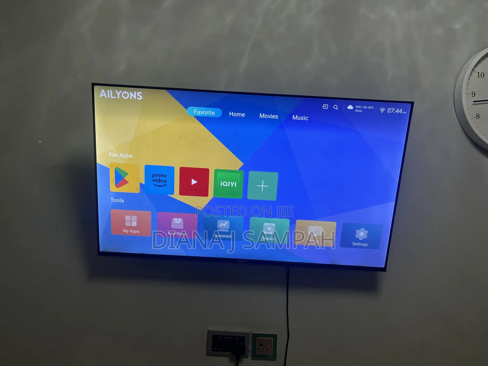 Ailyons 43” Smart Tv – Excellent Condition