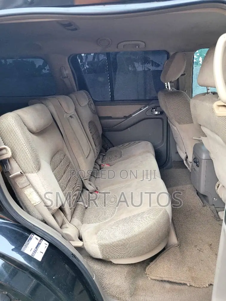 Nissan Pathfinder SE 2009 Black