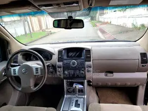 Nissan Pathfinder SE 2009 Black