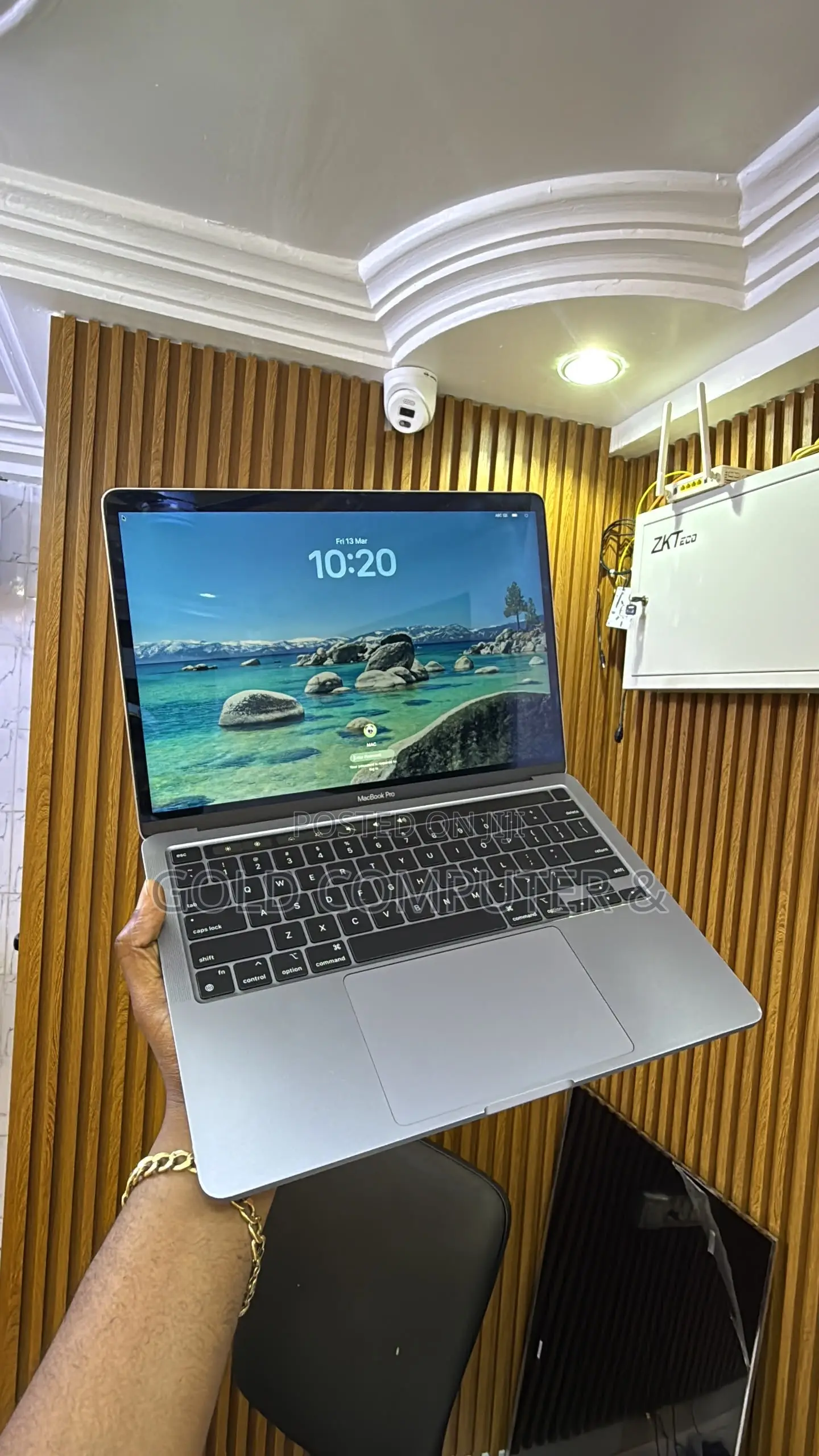 Laptop Apple MacBook Pro 2020 M1 8GB Apple M1 SSD 512GB