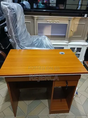 Durable Office Desk With Drawer