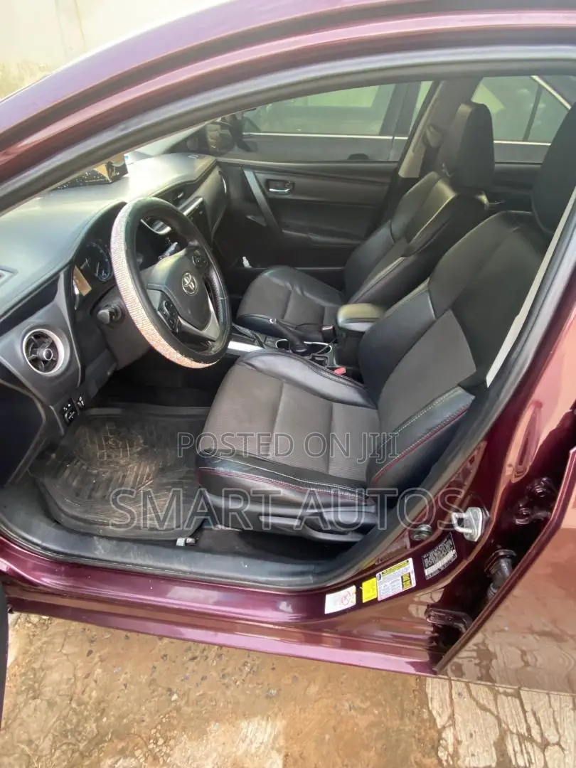 Toyota Corolla SE 4dr Sedan (1.8L 4cyl CVT) 2017 Brown