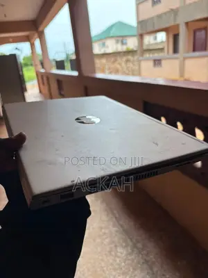 Laptop HP ProBook 440 G10 12GB AMD Ryzen 3 SSD 512GB