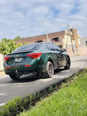 Toyota Corolla 2016 Green