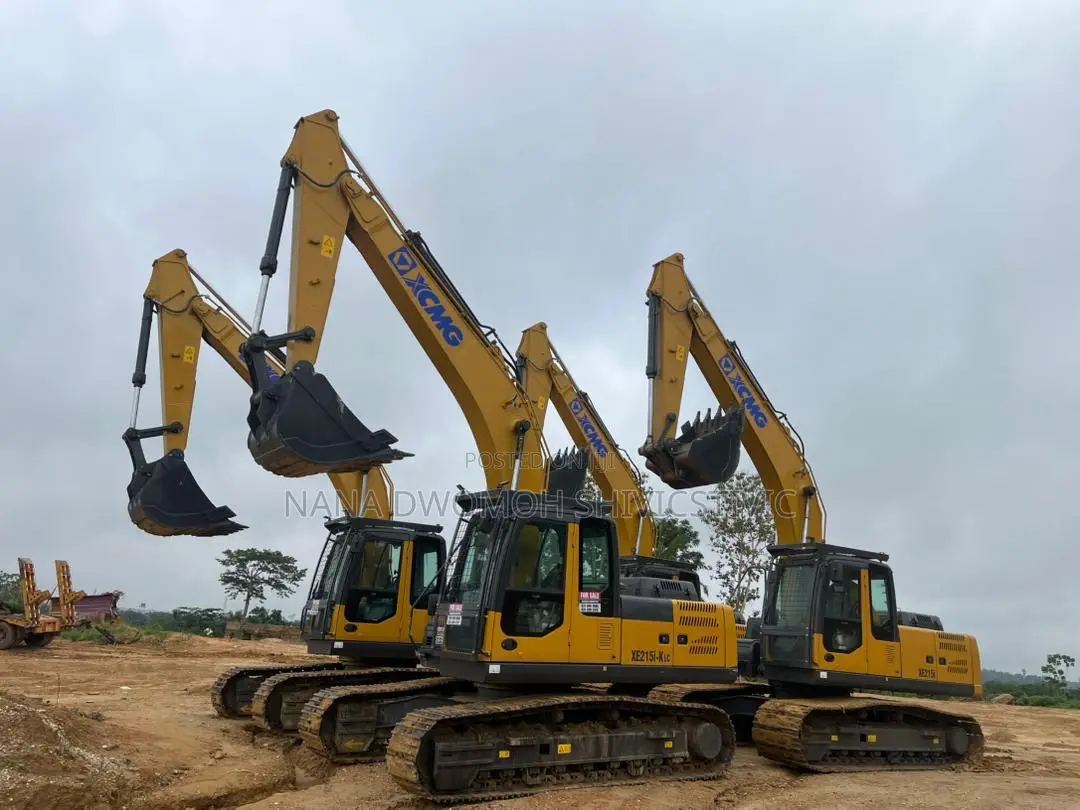 XCMG Excavates 215i
