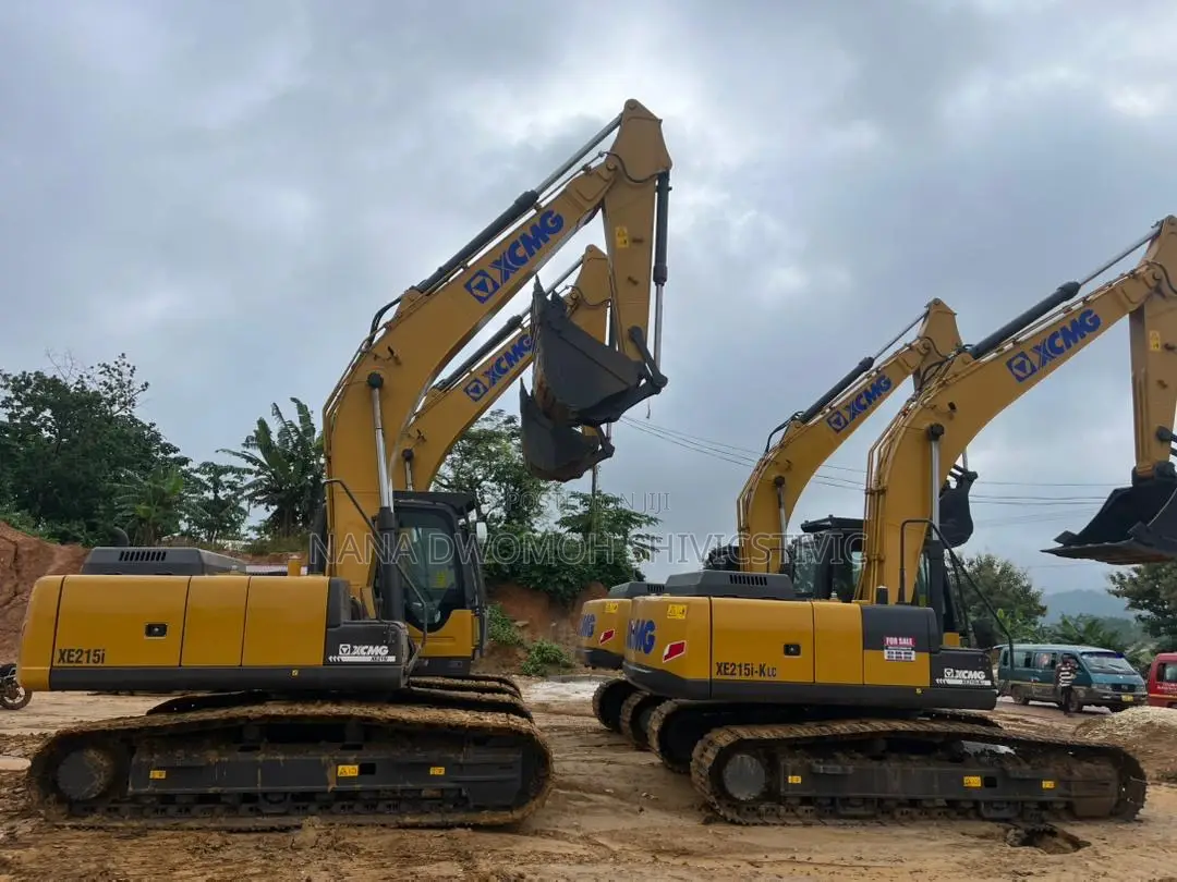 XCMG Excavates 215i