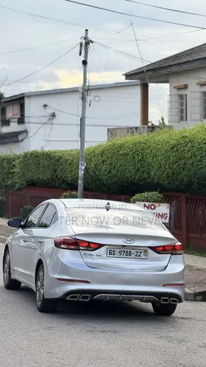 Hyundai Elantra 2018 Silver