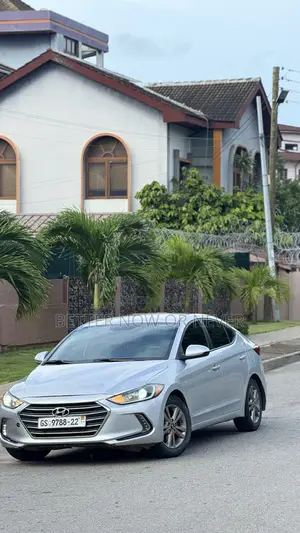 Hyundai Elantra 2018 Silver