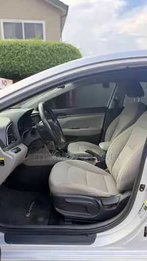 Hyundai Elantra 2018 Silver