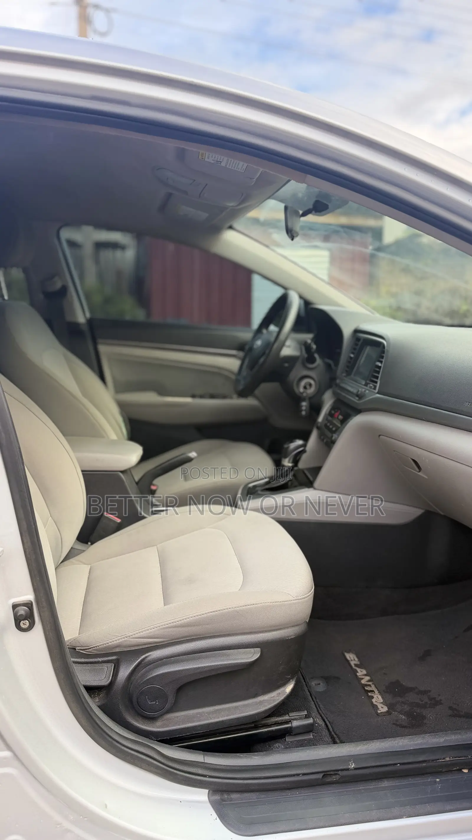Hyundai Elantra 2018 Silver