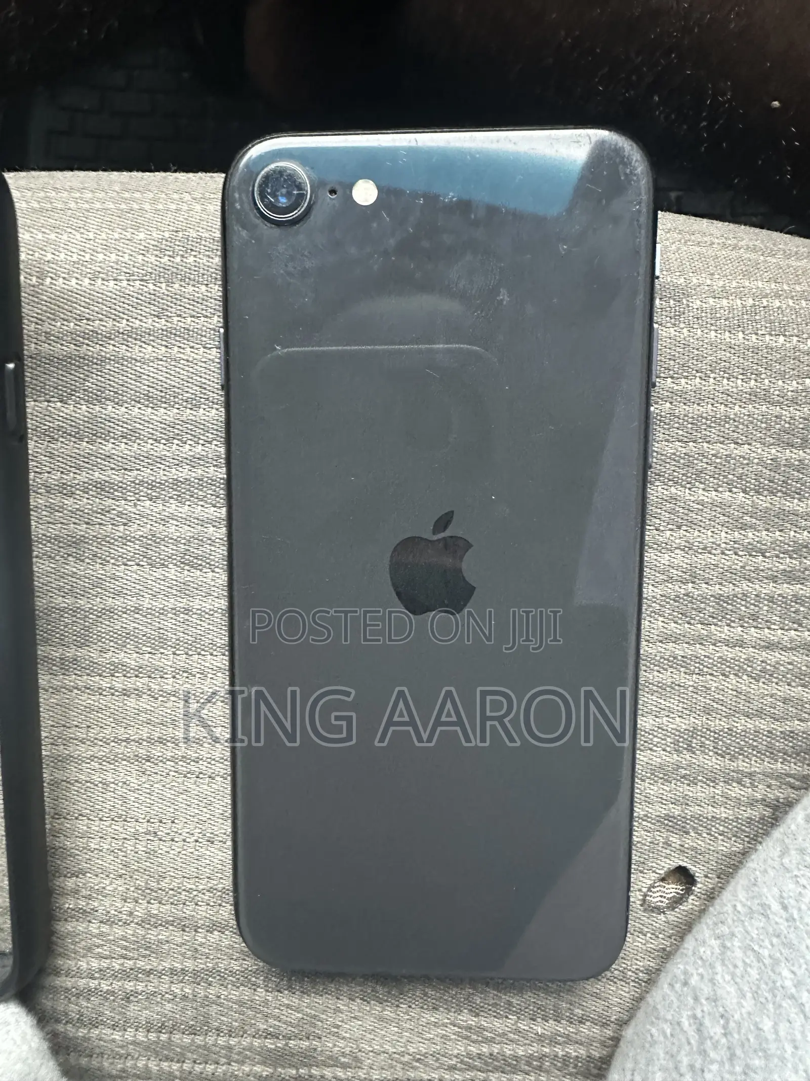 Apple iPhone SE (2020) 64 GB Black