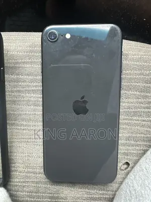 Apple iPhone SE (2020) 64 GB Black