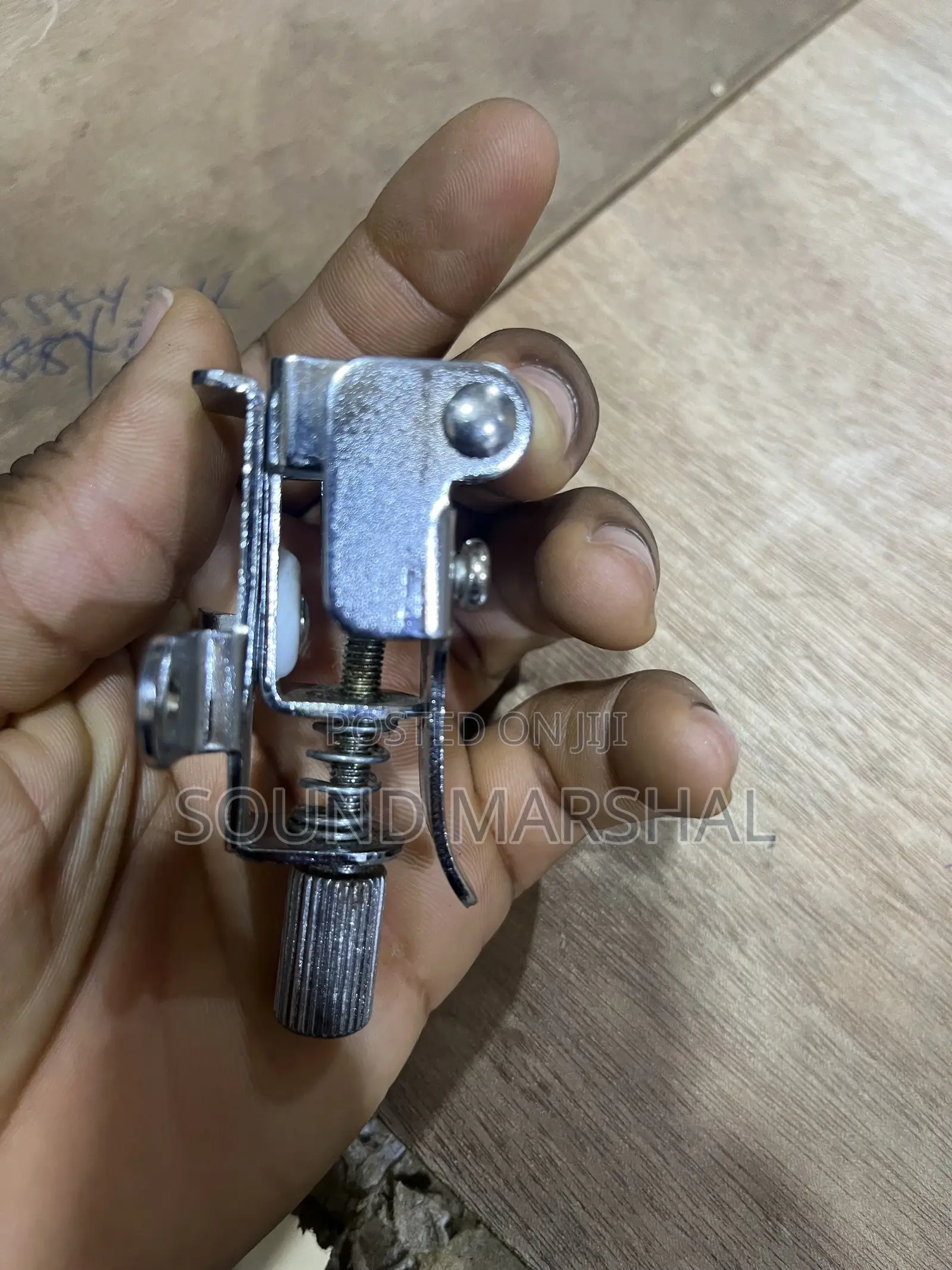 Snare Drum Strainer (Throw Off)
