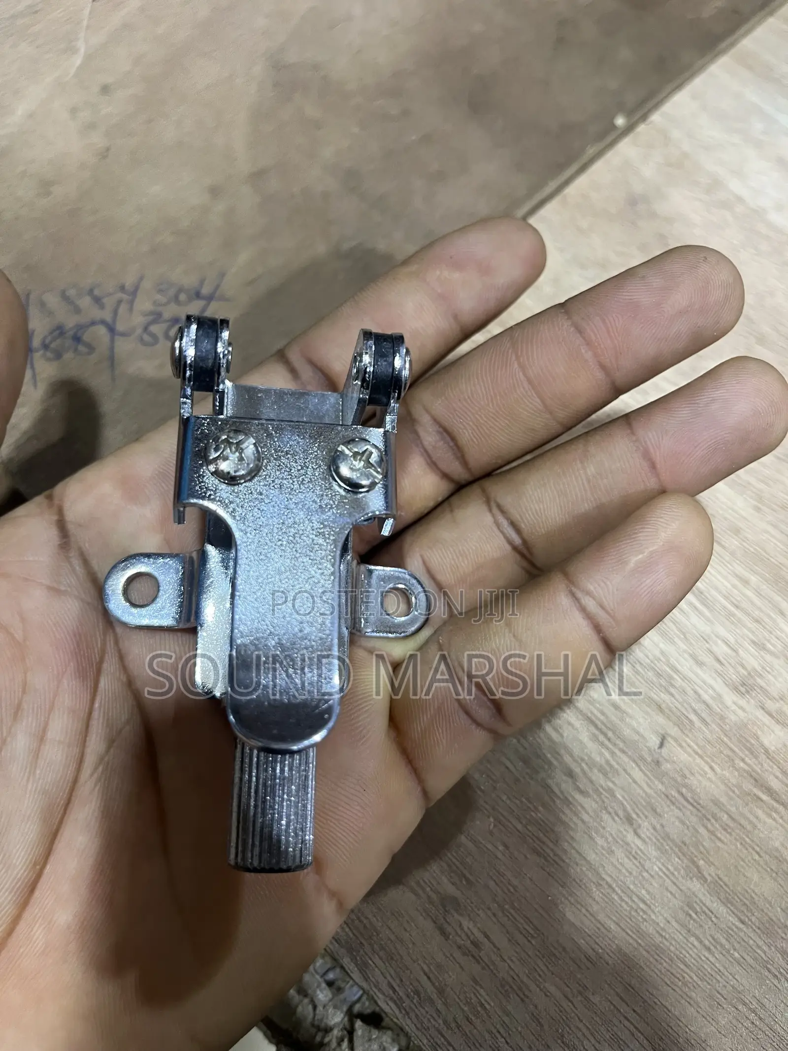 Snare Drum Strainer (Throw Off)
