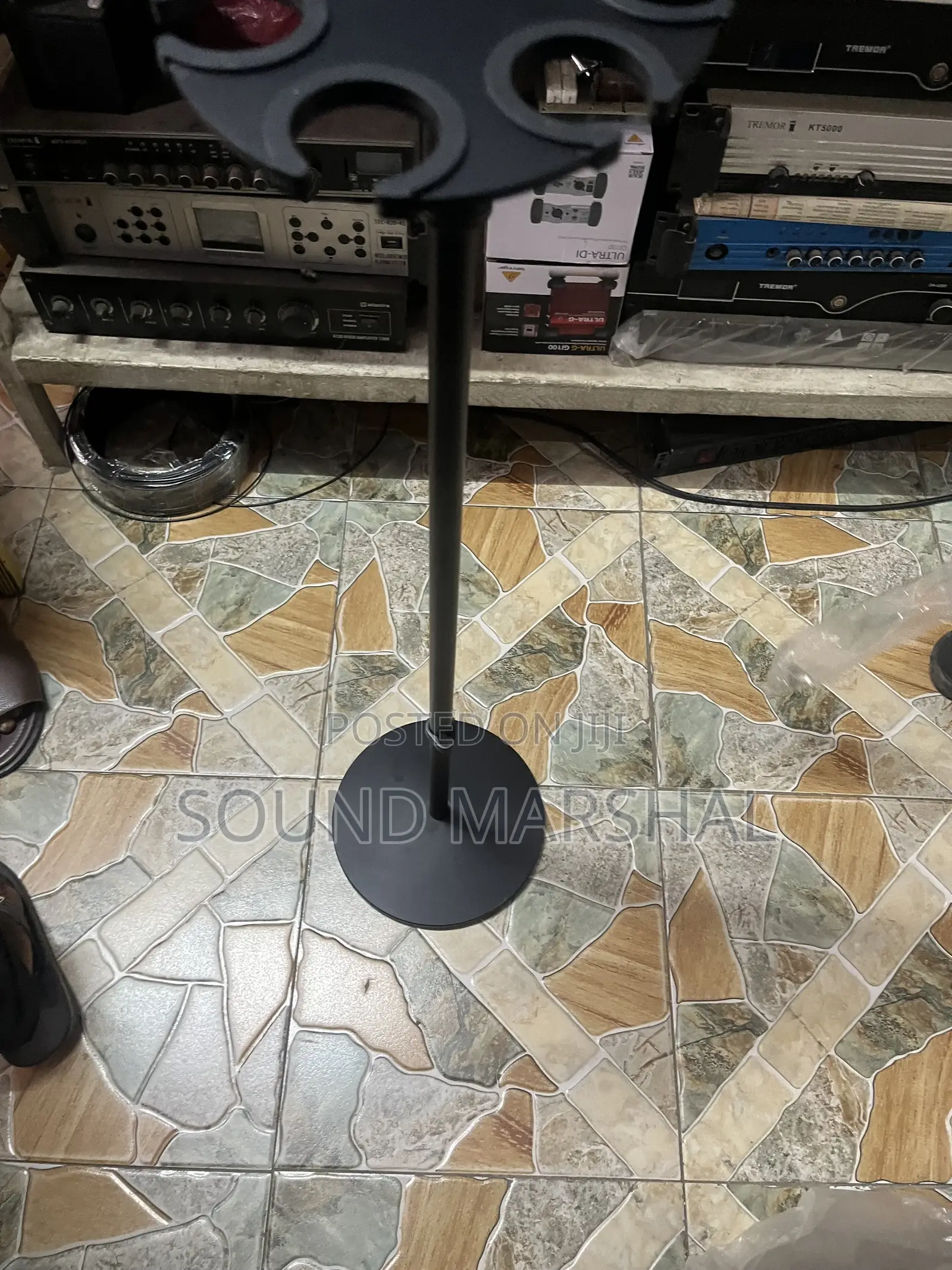8-slot Microphone Holder Stand – Round Base
