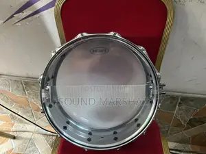 Pearl Decade Maple Snare Drum With Evans Head