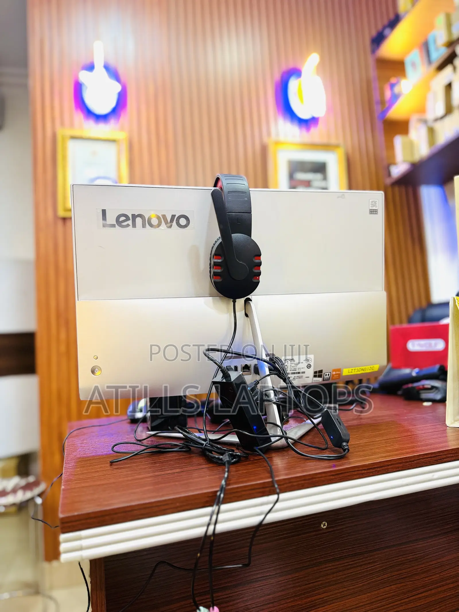 Desktop Computer Lenovo 8GB Intel Core i5 SSD 256GB