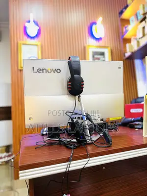 Desktop Computer Lenovo 8GB Intel Core i5 SSD 256GB