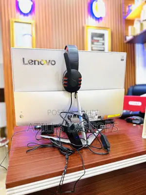 Desktop Computer Lenovo 8GB Intel Core i5 SSD 256GB