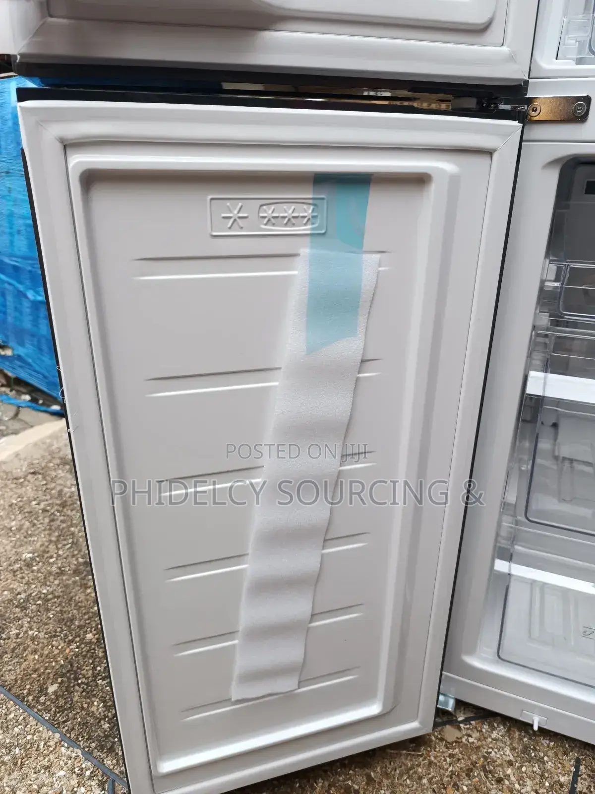 600l 4-Door Refrigerator With Water Dispenser