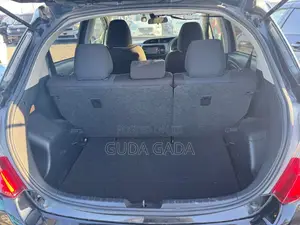 Toyota Vitz 1.3 FWD 5dr 2016 Black