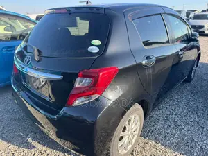 Toyota Vitz 1.3 FWD 5dr 2016 Black