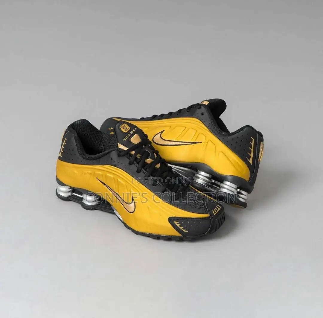 Nike Shox R4 Sneakers