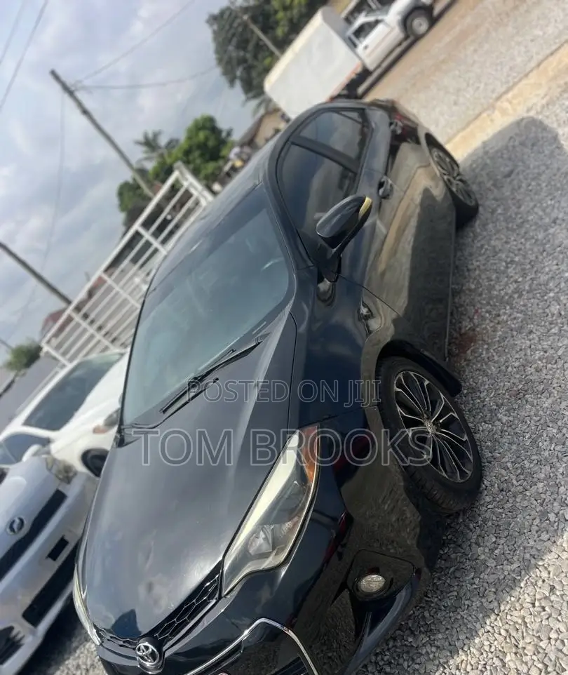 Toyota Corolla LE 4dr Sedan (1.8L 4cyl CVT) 2015 Black