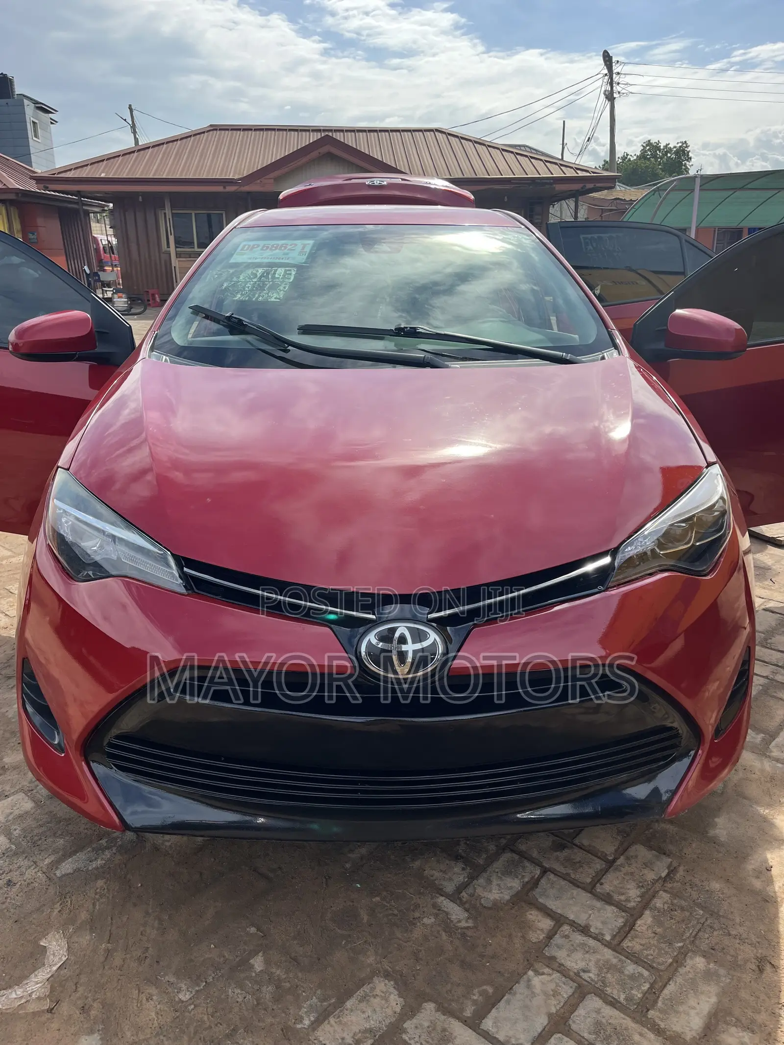 Toyota Corolla LE Eco (1.8L 4cyl 2A) 2018 Red