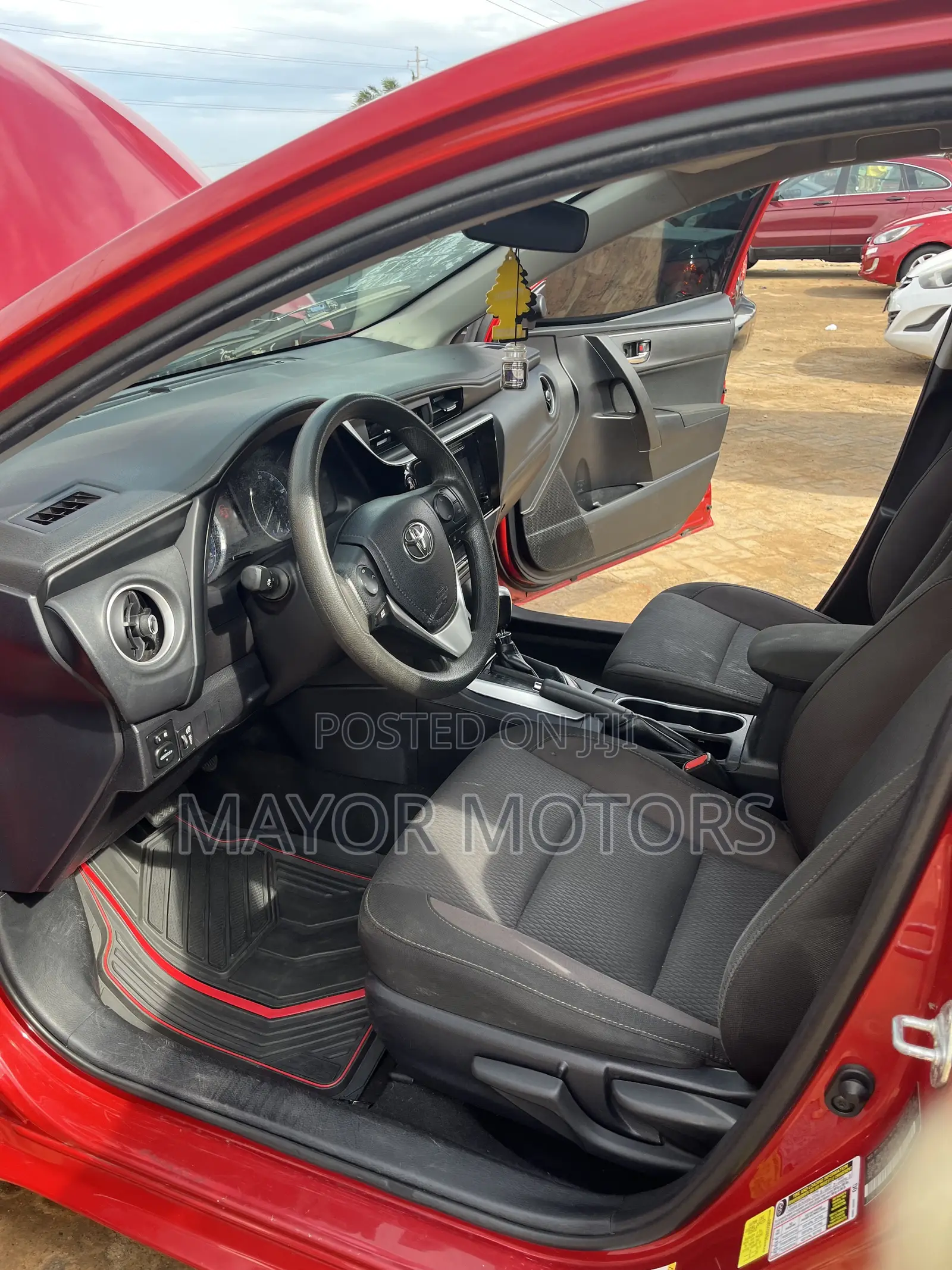 Toyota Corolla LE Eco (1.8L 4cyl 2A) 2018 Red