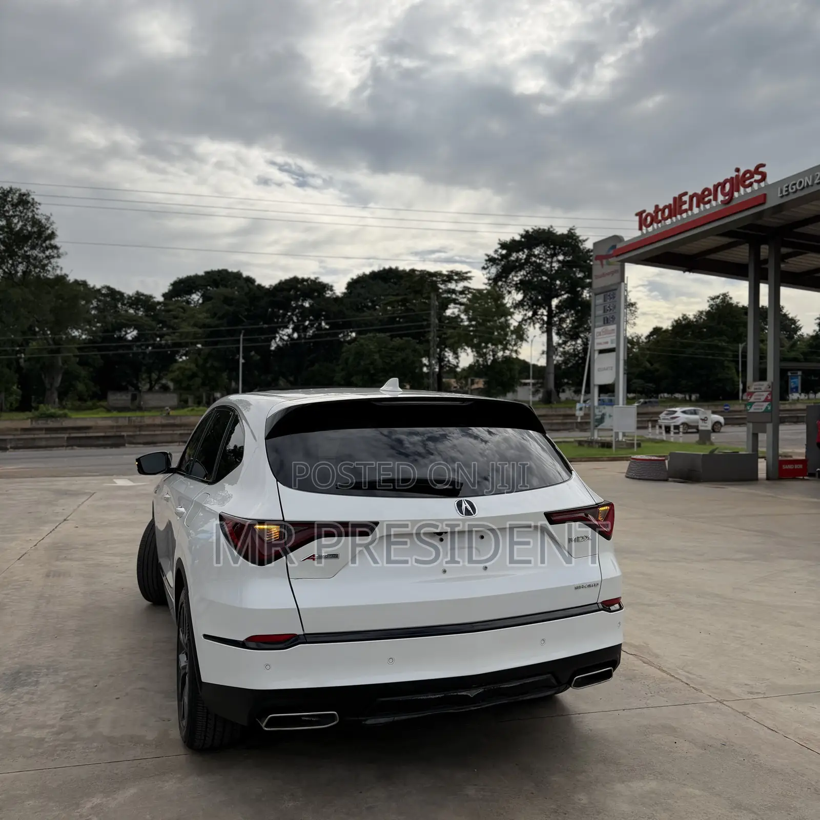 Acura MDX w/A-Spec Package 2023 White