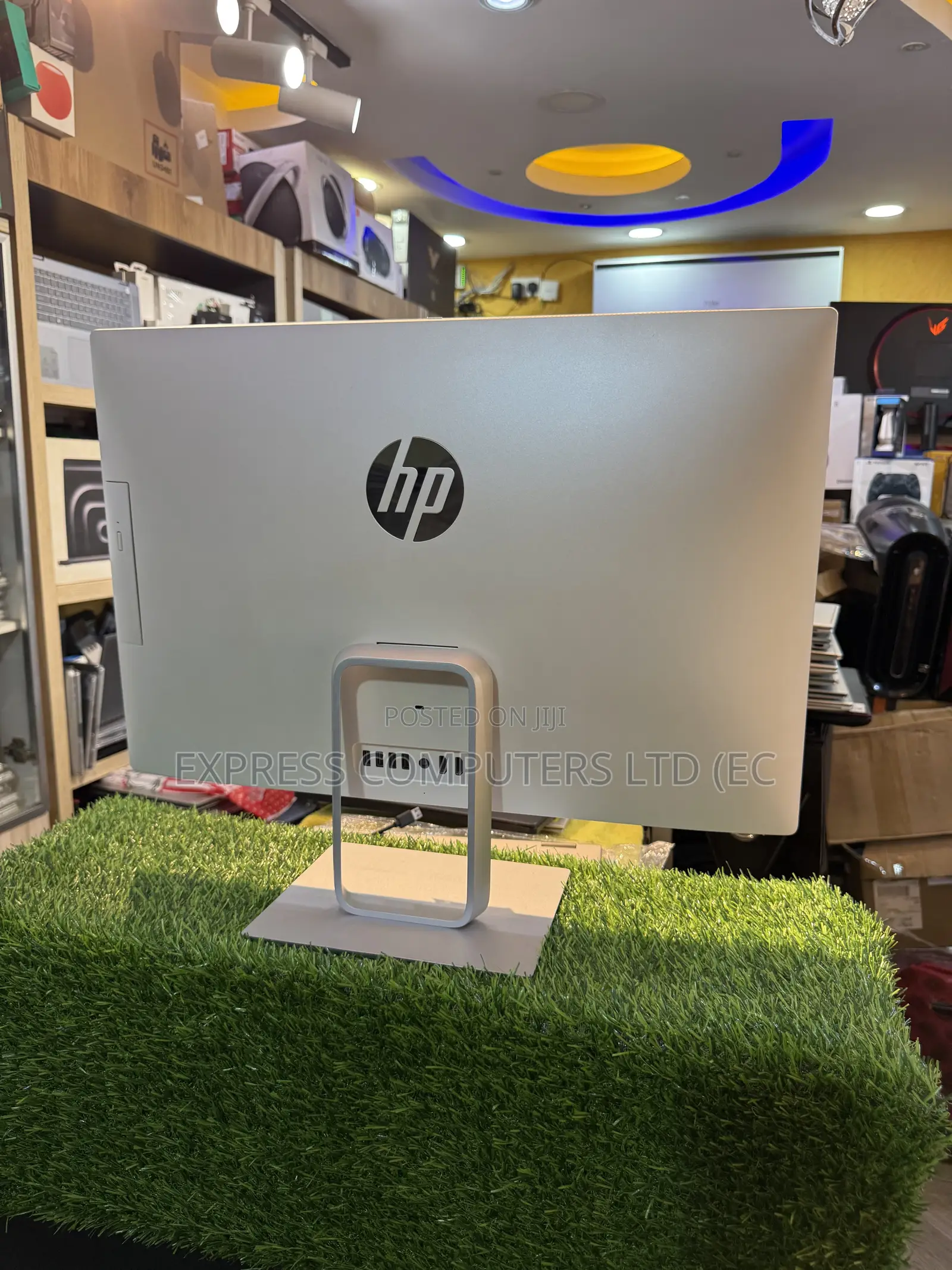 Desktop Computer HP Pavilion 24 12GB AMD A10 SSD 256GB