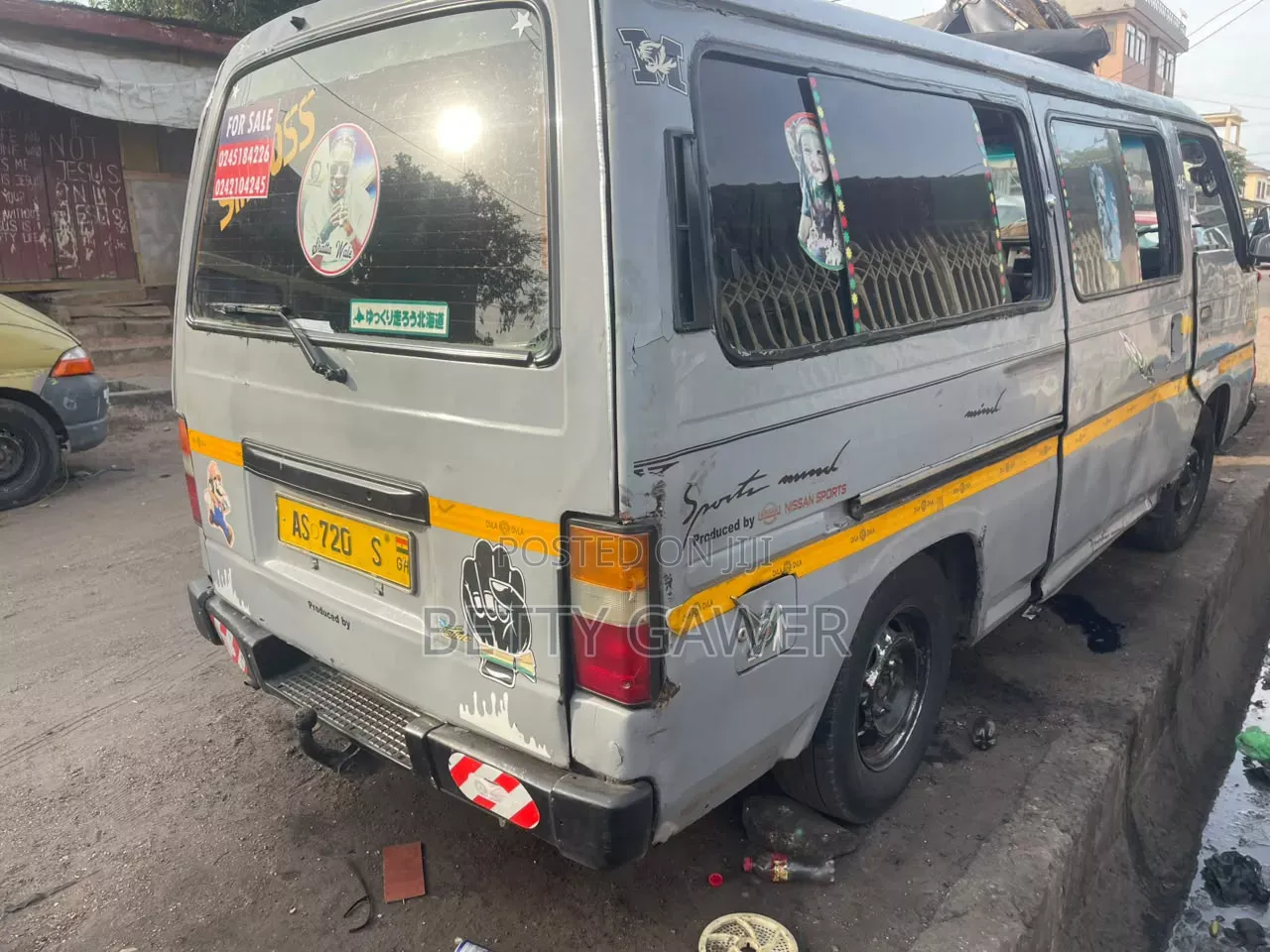 Nissan Caravan (Urvan) 1990 Grey