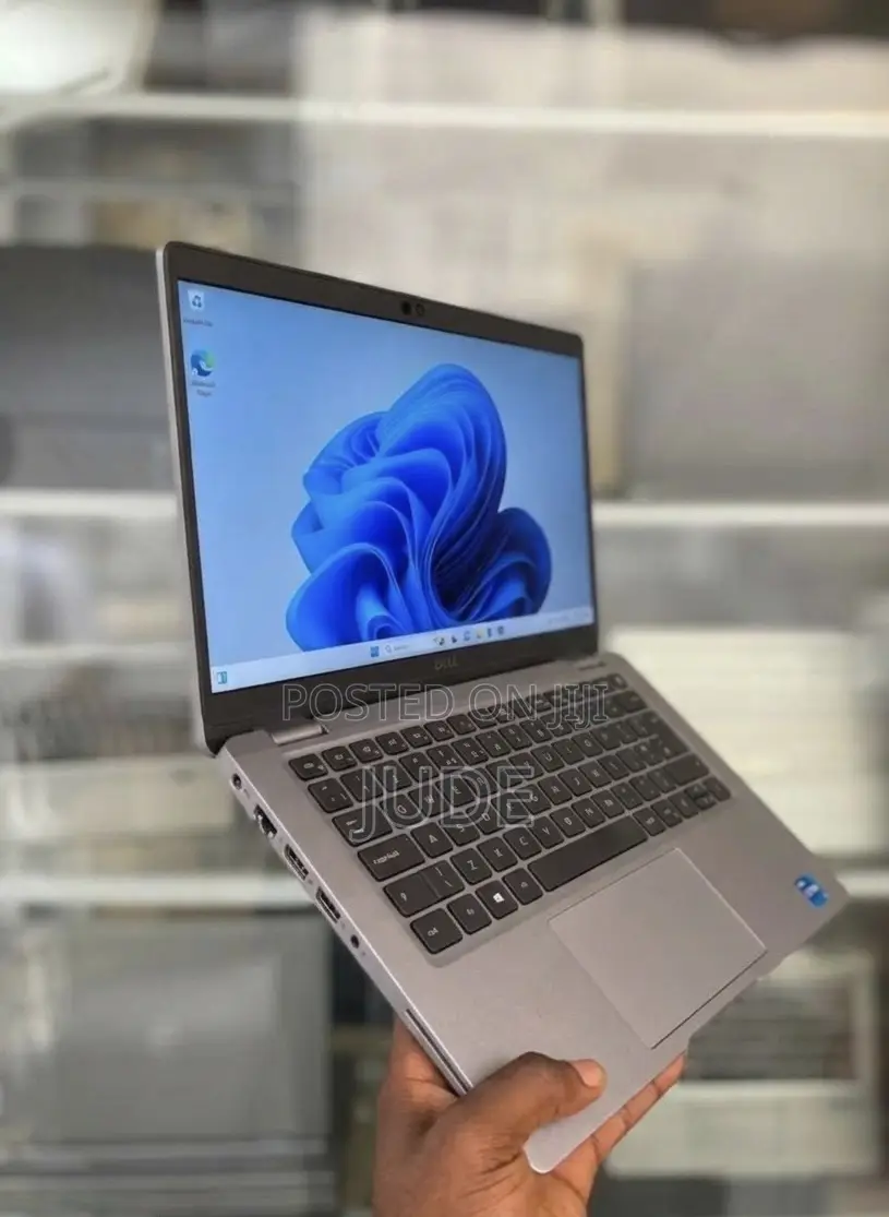 Laptop Dell Latitude 5320 8GB Intel Core i5 SSD 256GB
