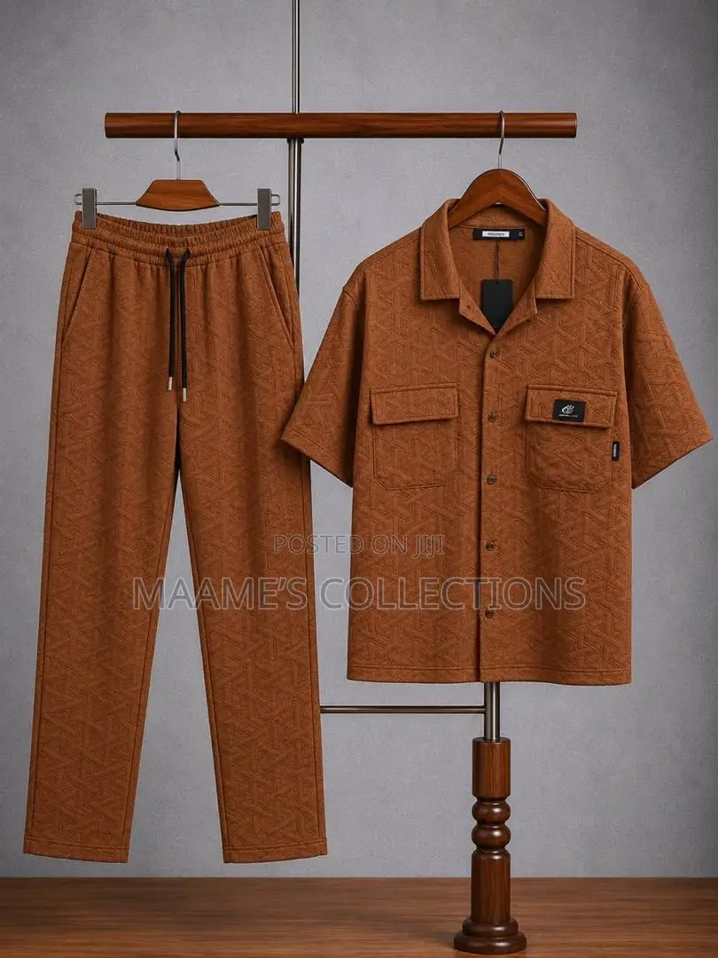 High Quality Luxury Men's Top and Down