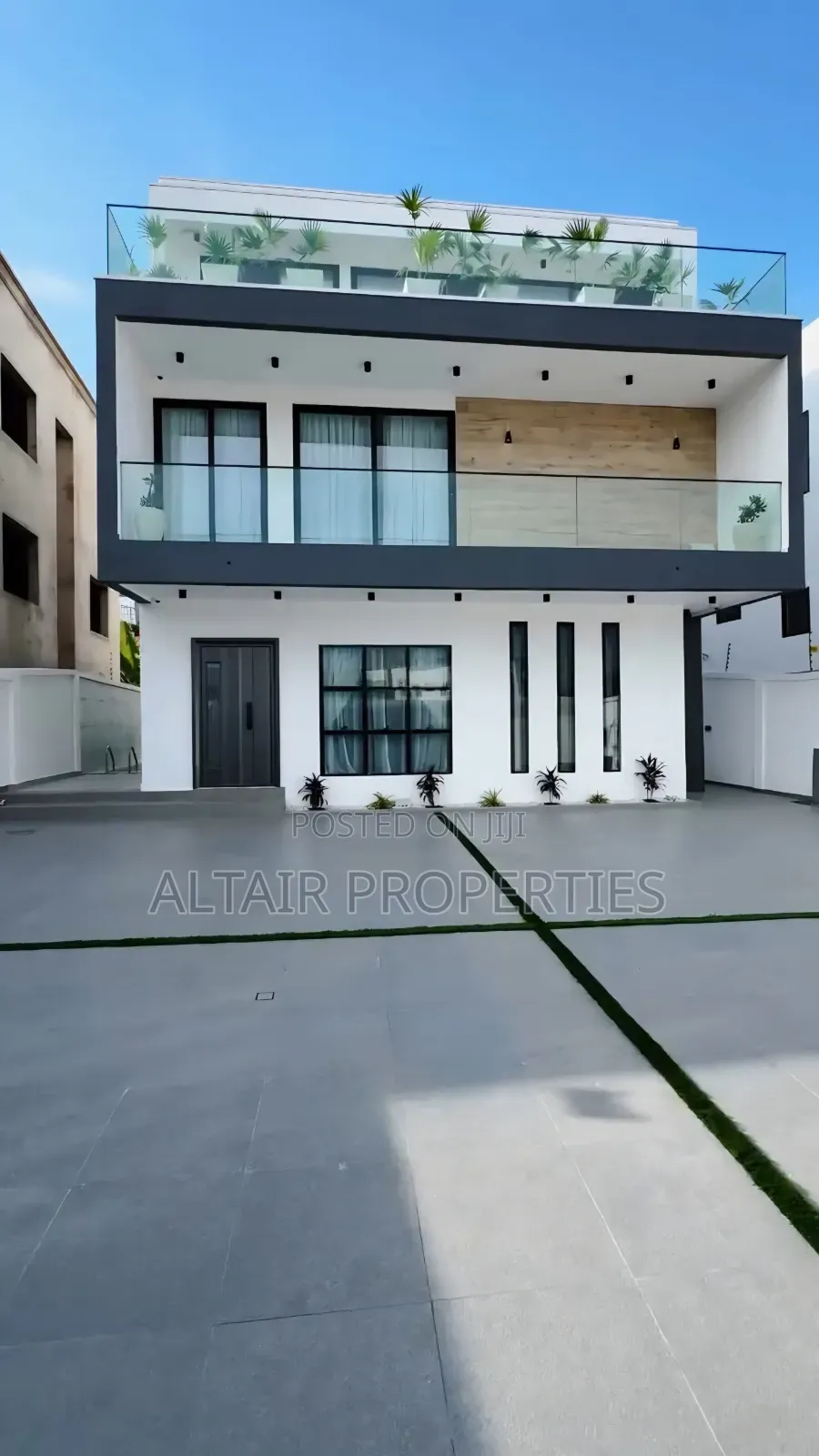 Furnished 5bdrm House in Accra Metropolitan for sale