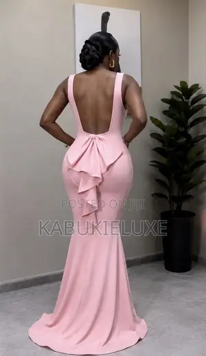 Elegant Pink Open-Back Mermaid Maxi Dress