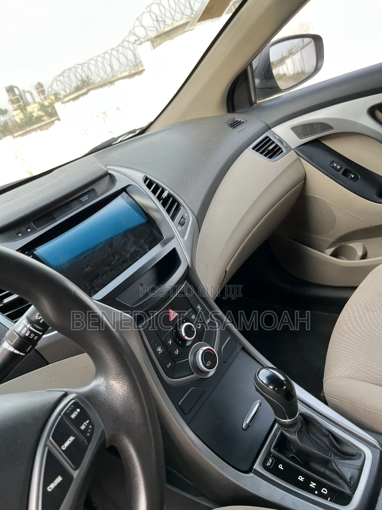 Hyundai Elantra SE Sedan FWD (1.8L 4cyl 6A) 2016 Black