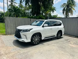 Lexus LX 2018 White