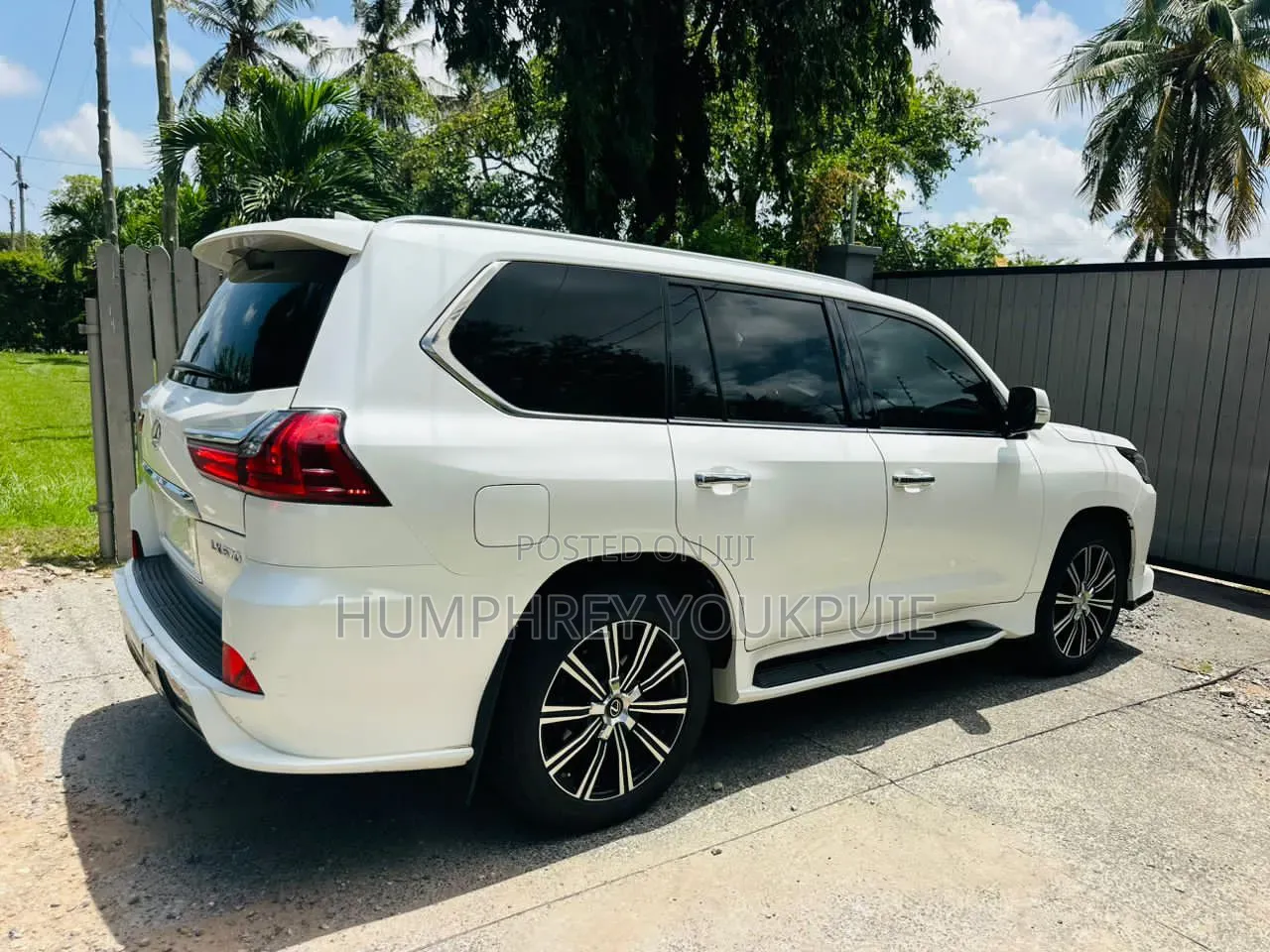 Lexus LX 2018 White