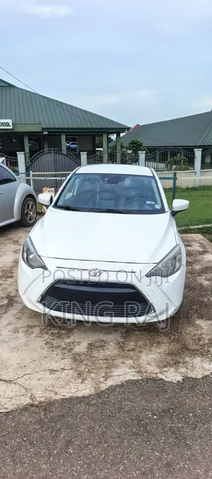 Toyota Yaris 2017 White