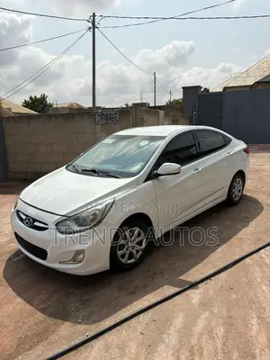 Hyundai Accent SE Sedan 2016 White