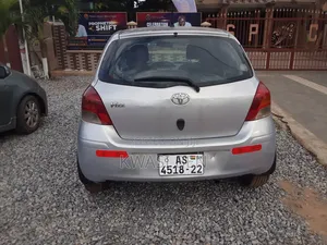 Toyota Vitz 2010 Gray